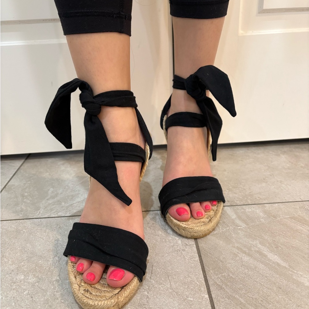 Donna Karan wedges - Picture 2 of 5